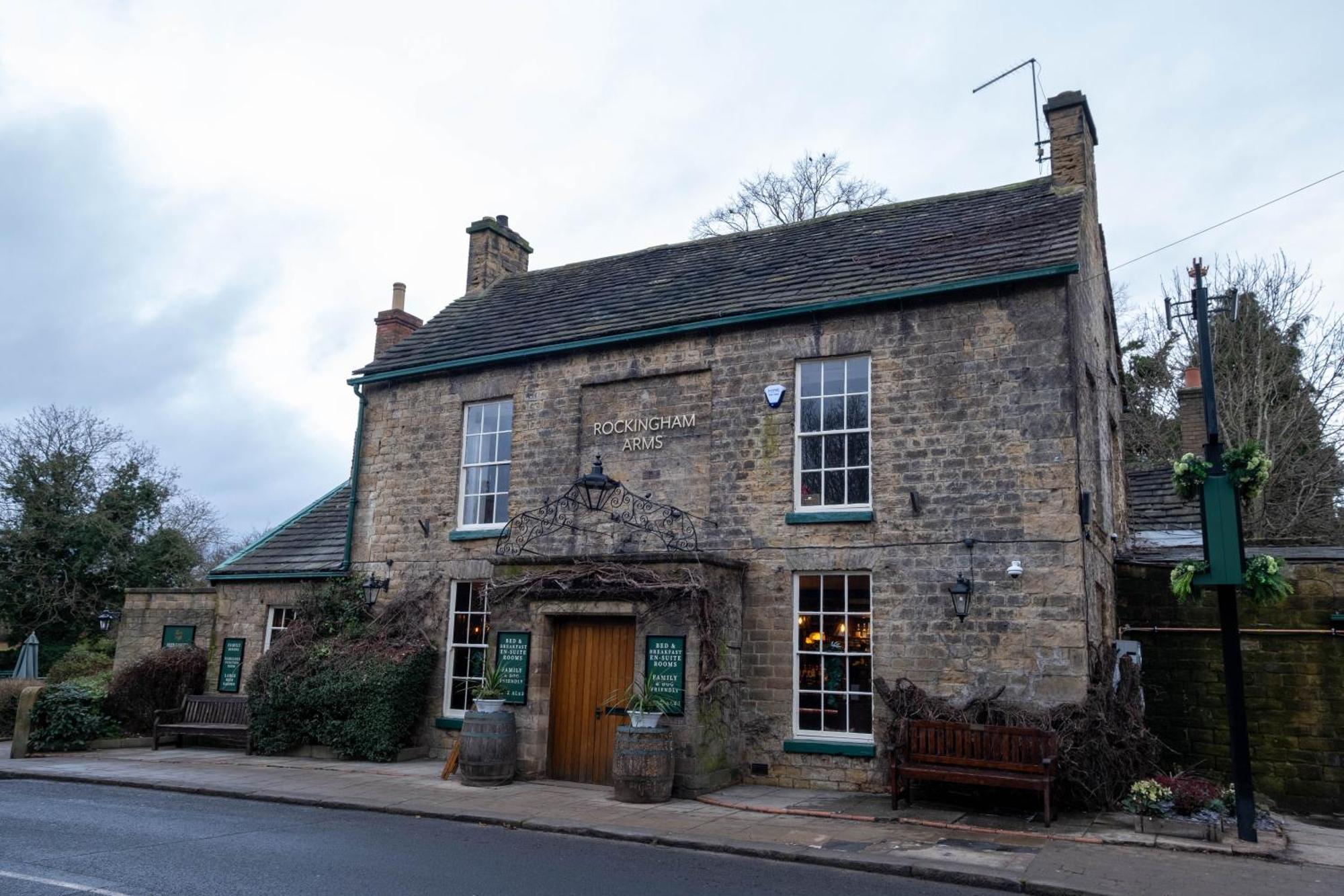 Rockingham Arms By Greene King Inns Wentworth  Eksteriør billede