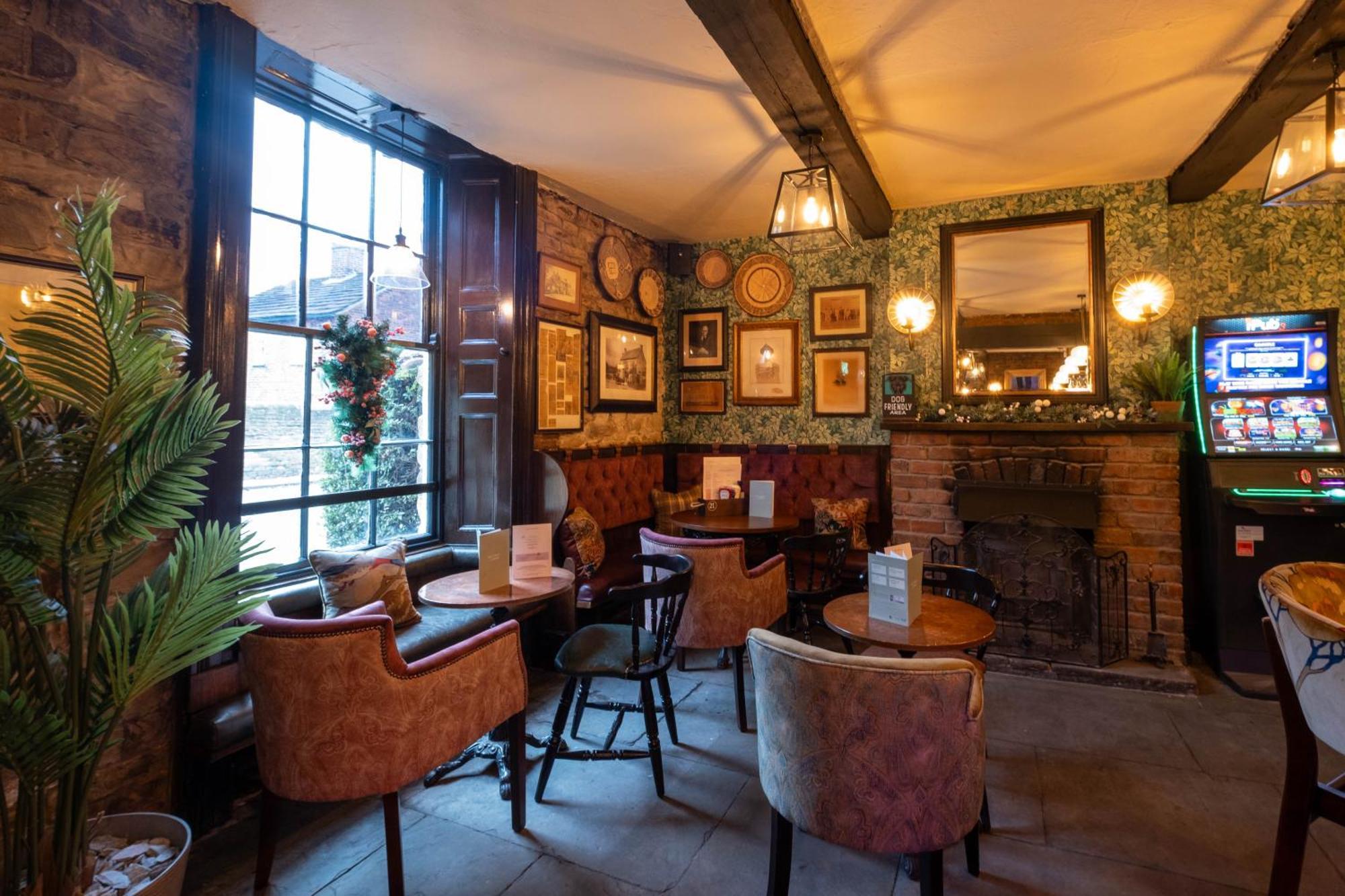 Rockingham Arms By Greene King Inns Wentworth  Eksteriør billede