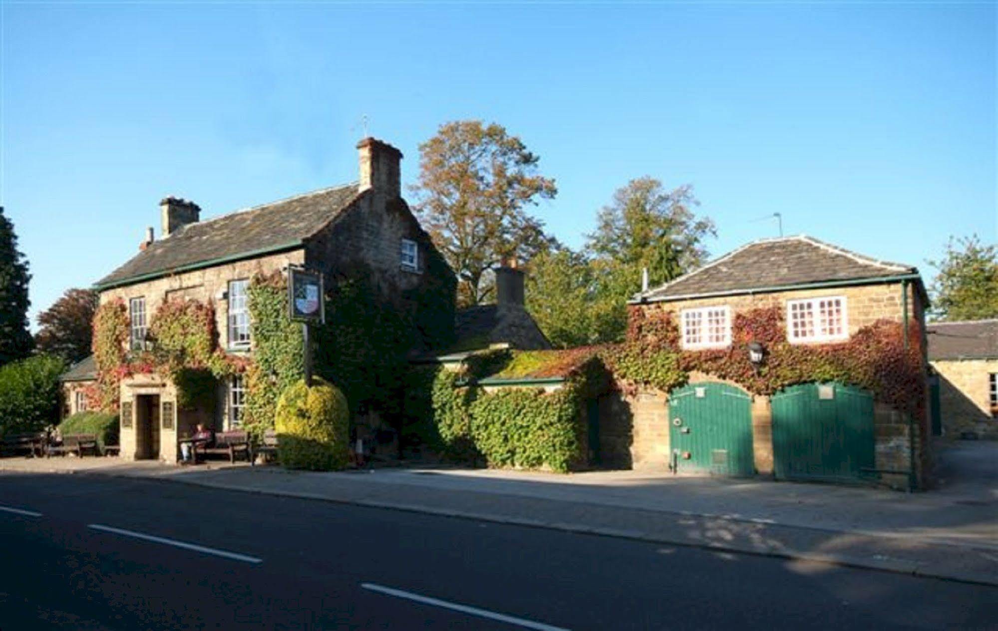 Rockingham Arms By Greene King Inns Wentworth  Eksteriør billede